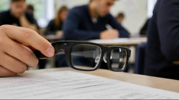 Üniversite sınavında yapay zeka gözlüğüyle yakalandılar