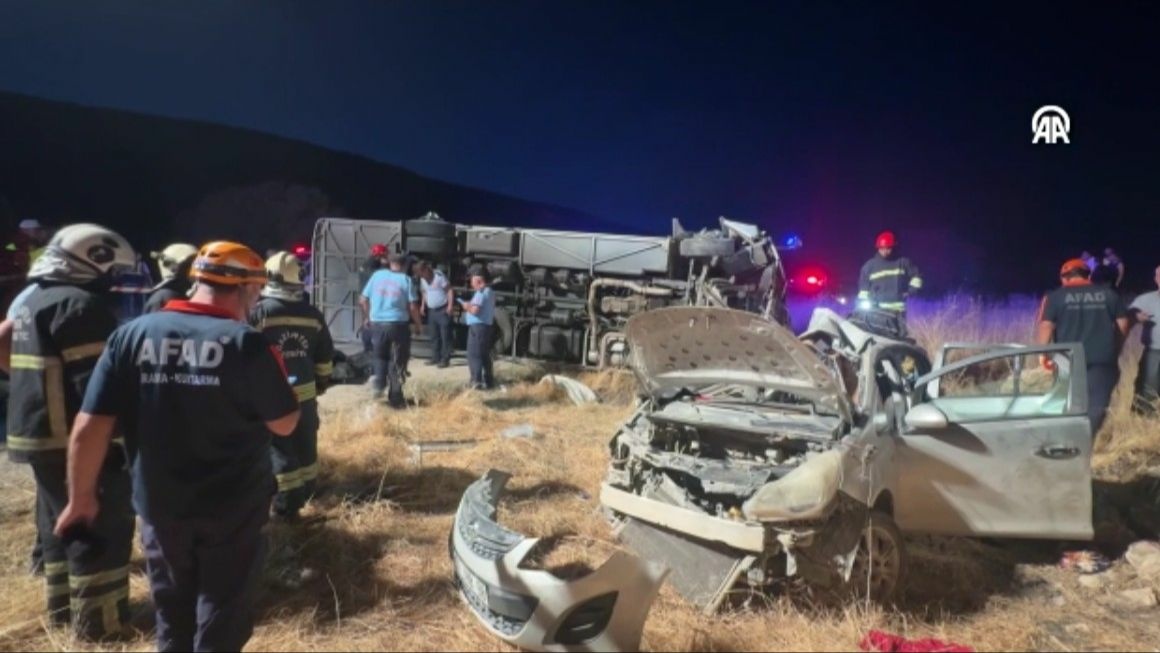 Gaziantep'te kahreden midibüs kazası: 7 ölü 13 yaralı