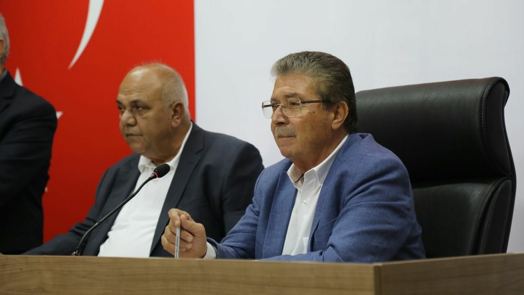 "Bütün aday adaylarına eşit mesafedeyim, yarış kardeşlik ve saygı içinde yürütülmeli"