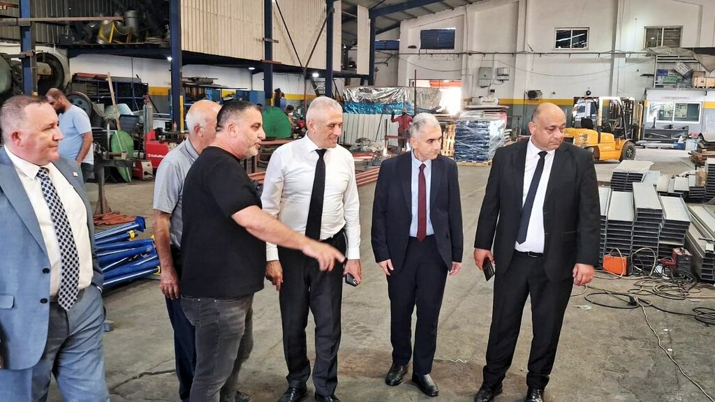 "Sanayi bölgeleri özerk yönetimle sanayicilere devredilmeli"
