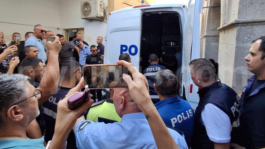 Gemi faciası zanlıları tekrar mahkemede: İkinci kaptanın telefonunda hasarı gösteren fotoğraflar
