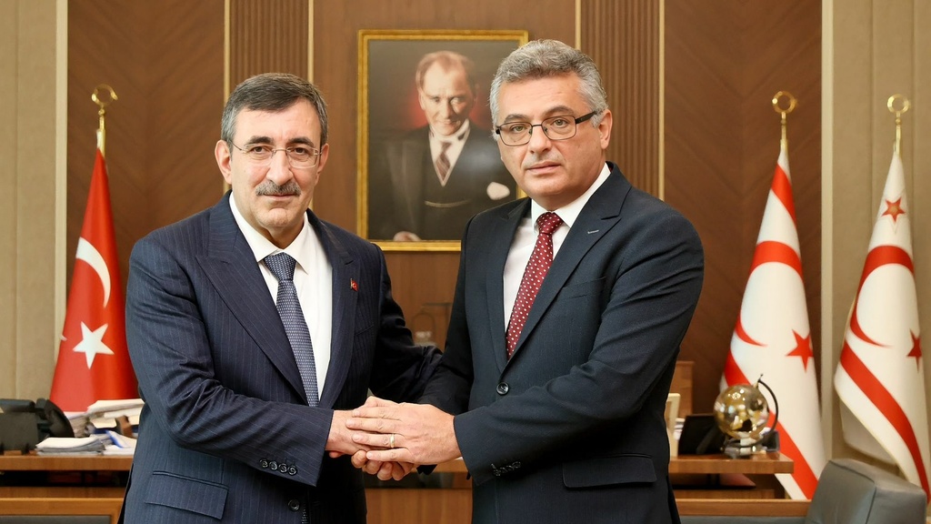 Cumhurbaşkanı Erhürman, Cevdet Yılmaz ile bir araya geldi