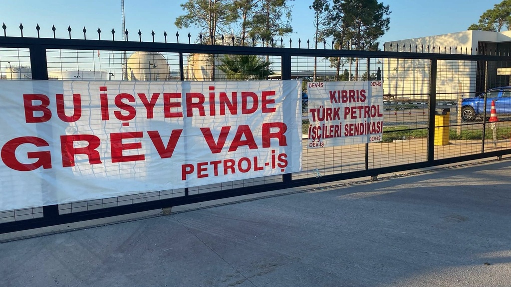 Dev-İş bugün grev yapmadı: Bakanlıktaki toplantı bekleniyor