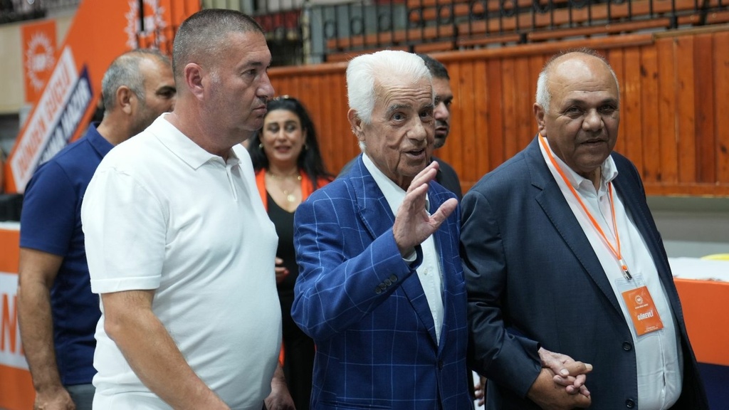 "İnsanların fedakarlıklarıyla büyüyen siyasi yapıların, kişisel hesapların gölgesinde kalabildiğine tanıklık ettim"