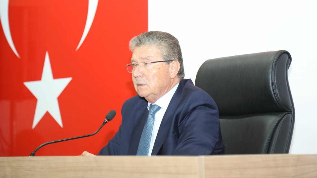 Üstel'den CTP'ye "Çamur siyaseti yapıyor" suçlaması
