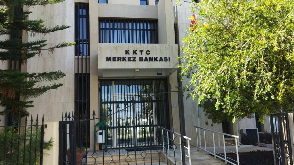 Faizler TL'de düştü, dövizde 17 ay sonra yükseldi