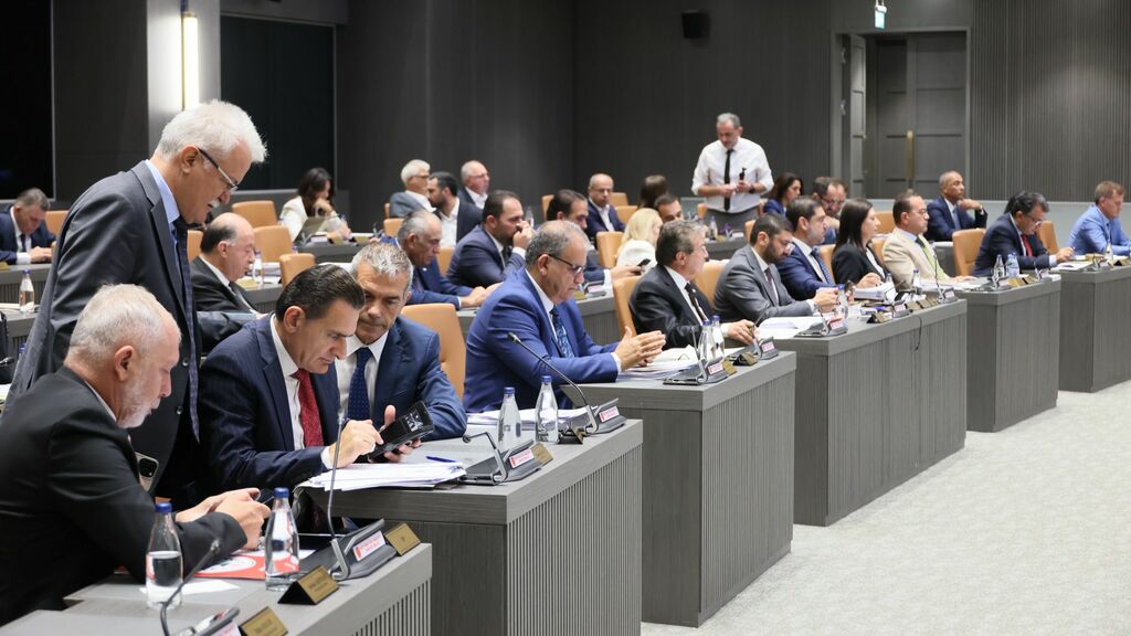 Barçın: Tasarıya olumlu oy vereceğimiz halde geri çekmeniz, ne kadar sıkıştığınızı gösteriyor