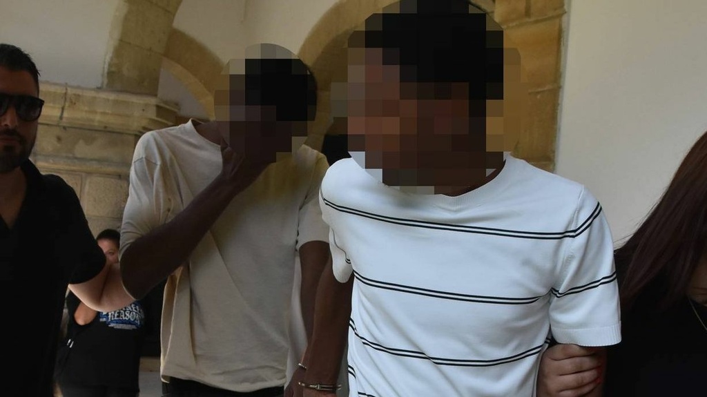 "Tasarruflarında uyuşturucu var" bilgisi üzerine evleri arandı, 22 paket hint keneviri çıktı