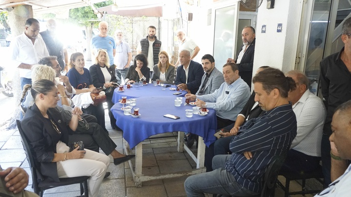 Denktaş vatandaşın sorunlarını dinledi