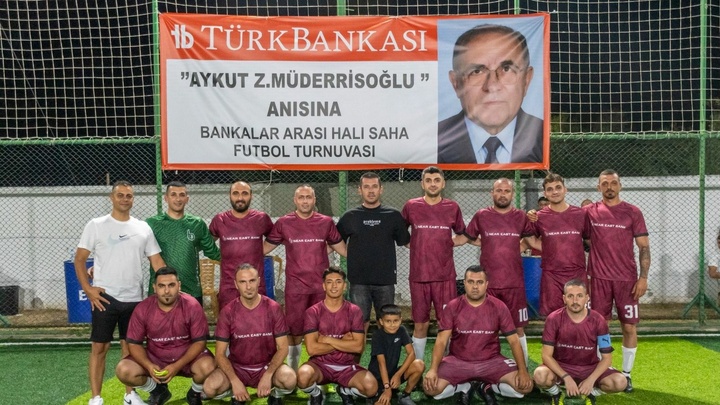 Near East Bank'tan Aykut Zeki Müderrisoğlu Turnuvası'na 11 gollü başlangıç