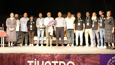 İskele Belediyesi Tiyatrosu, Çine'de tiyatro severlerle buluştu