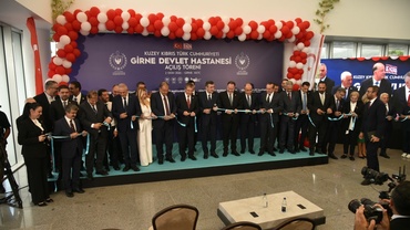 Girne ve Güzelyurt devlet hastaneleri eş zamanlı açıldı