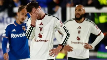 Manchester United'a Como şoku