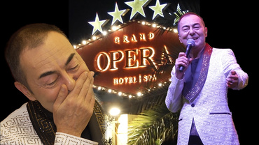 Serdar Ortaç kuliste duygulandı, sahnede devleşti