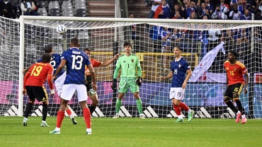 Fransa 3 puanı tek golle aldı